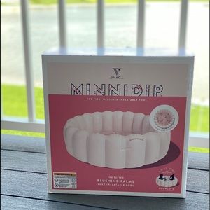Minnidip designer blushing palm pool